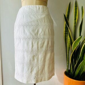 Talbots•White Floral Eyelet Pencil Skirt•Sz 4